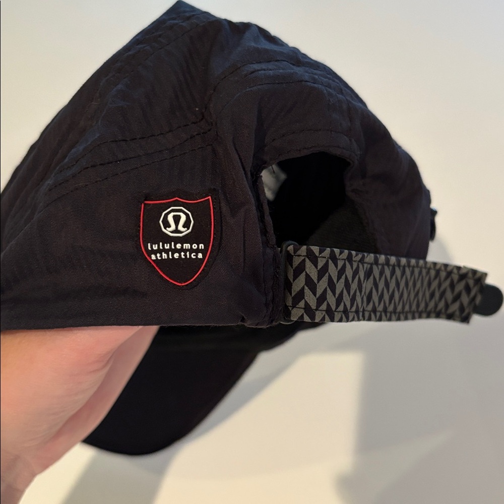 Lululemon Black Running Baseball Hat with Pocket - Picture 2 of 5